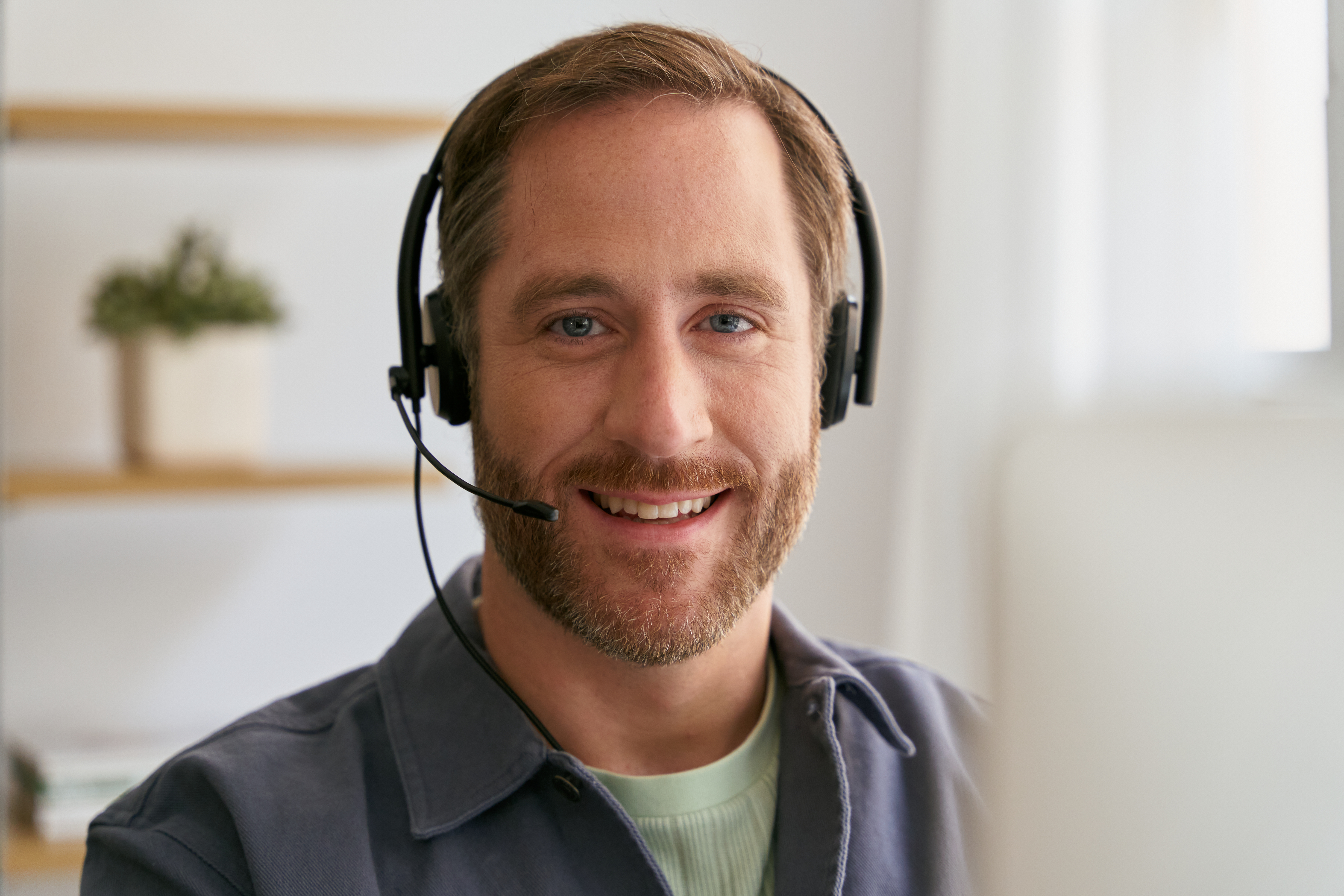 male-receptionist-at-work